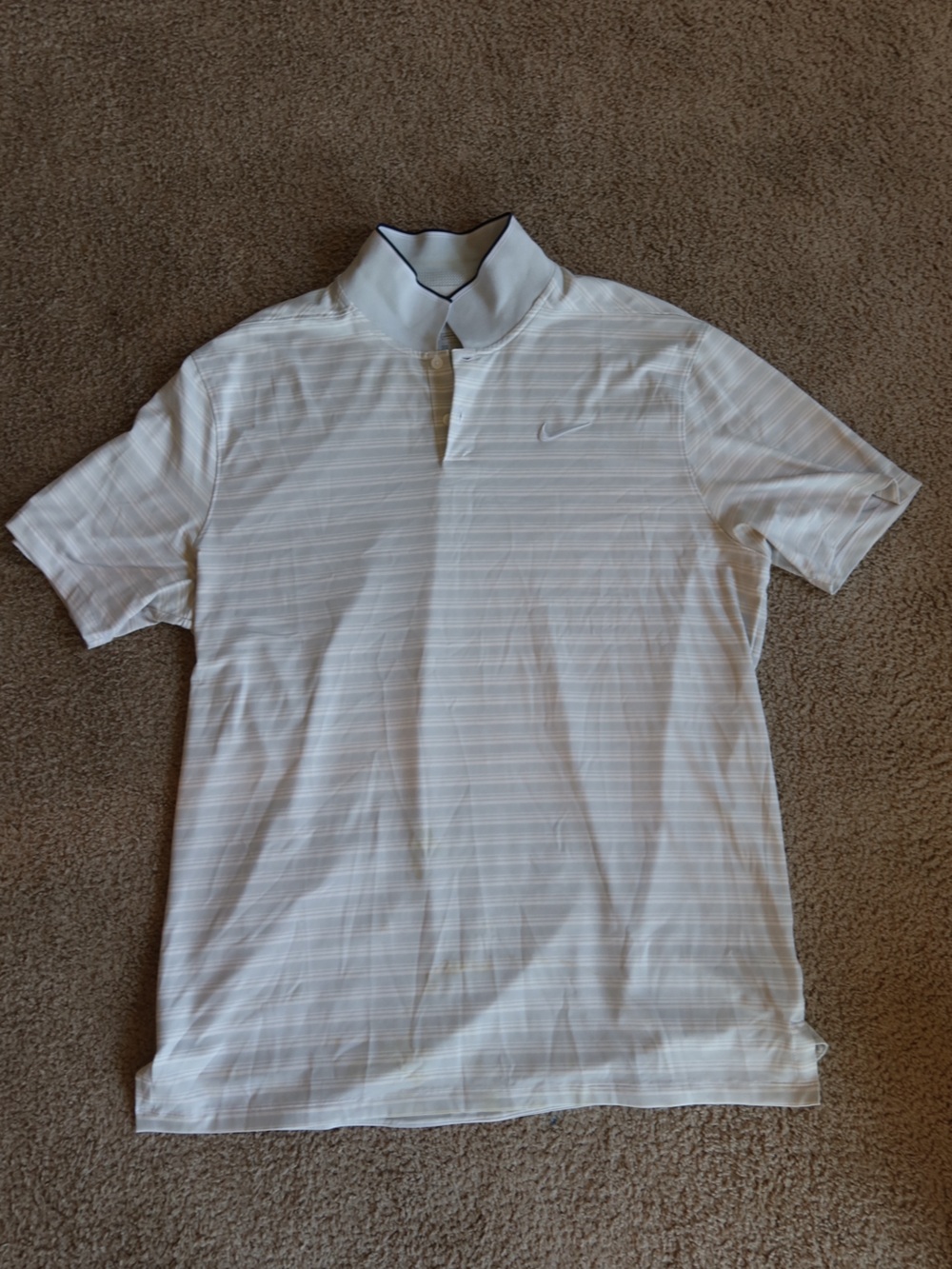Nike Men’s White Polo with Subtle Stripe Detail
